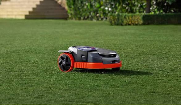 Segway Navimow robotmaaier in de tuin